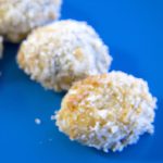 Crispy Coconut Macaroons: A Delightful Tropical Treat