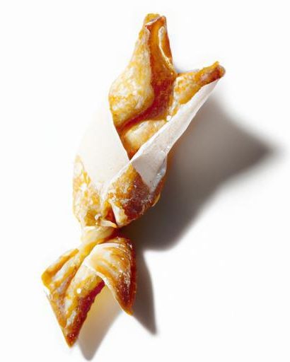 Sfogliatelle Unwrapped: Italy’s Crispy, Sweet Treasure