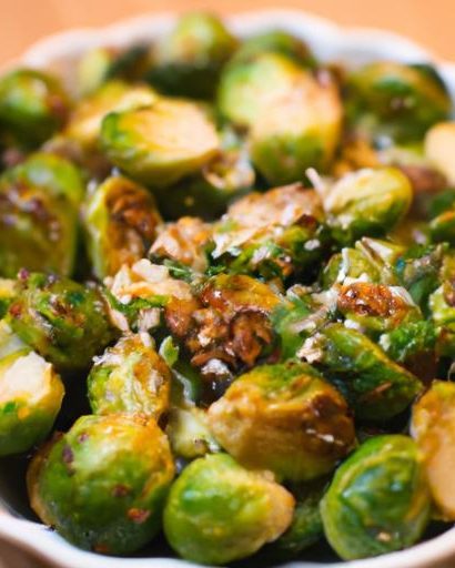 Crispy Garlic Parmesan Roasted Brussels Sprouts Delight
